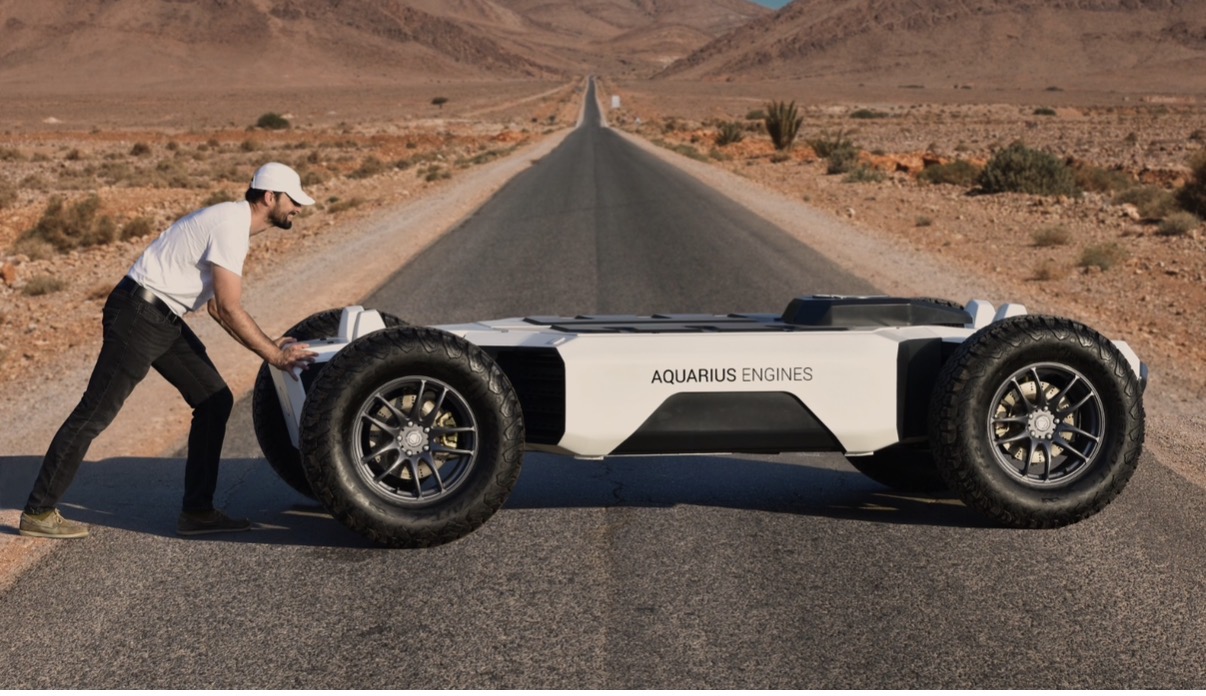Aquarius Engines vehicle on a desert road